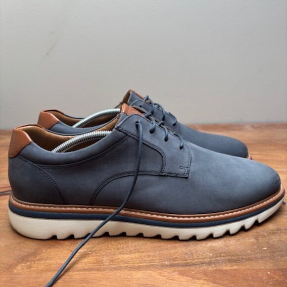 Johnston and Murphy (J&M) Braydon Plain Toe Shoes - Picture 3 of 9